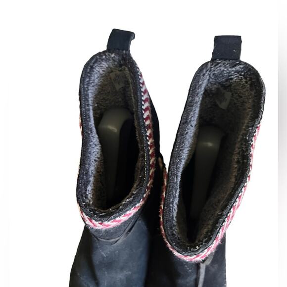 Toms Nepal Suede Boots - Picture 5 of 7